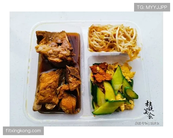 凯蒂·莱德基刚晒的早餐图，配菜比我一个月工资都贵