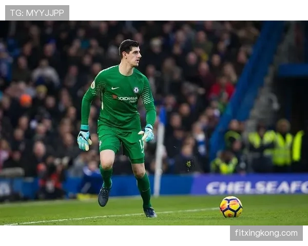 库尔图瓦高位出击如何提升防守稳定性并压制对手攻势